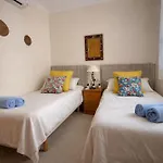 Charming 3-bedroom In Scenic Апартаменты Фрихилиана