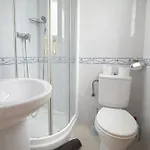 Апартаменты Charming 3-bedroom In Scenic Фрихилиана