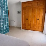 Апартаменты Charming 3-bedroom In Scenic Фрихилиана
