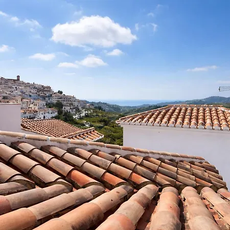 Charming 3-bedroom In Scenic Апартаменты